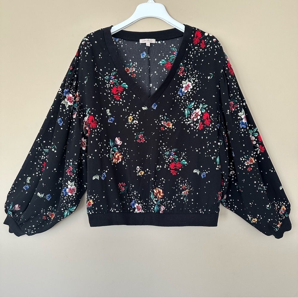 Wonderly Women XL /0X Floral Star Top Bishop Sleeve Black Vneck Whimsigoth Fairy